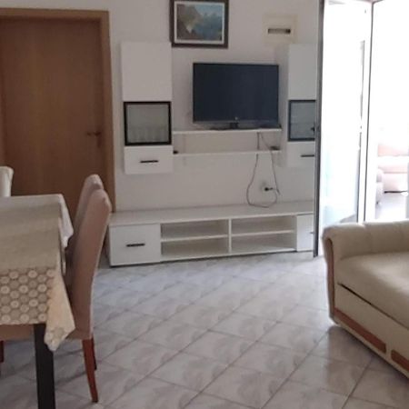 Apartmani Lun Vir Bagian luar foto