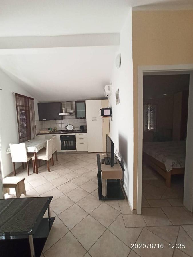 Apartmani Lun Vir Bagian luar foto