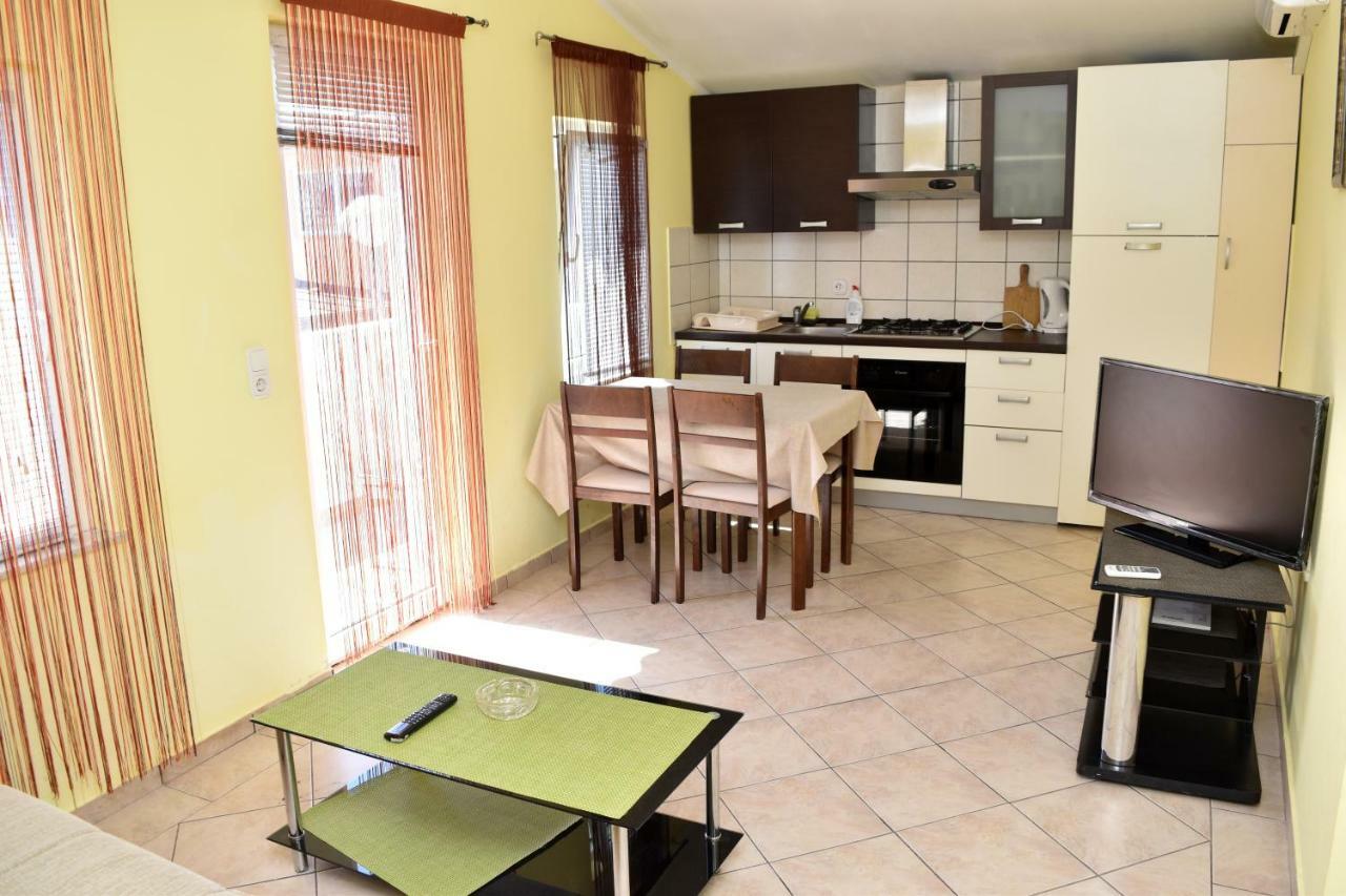 Apartmani Lun Vir Bagian luar foto
