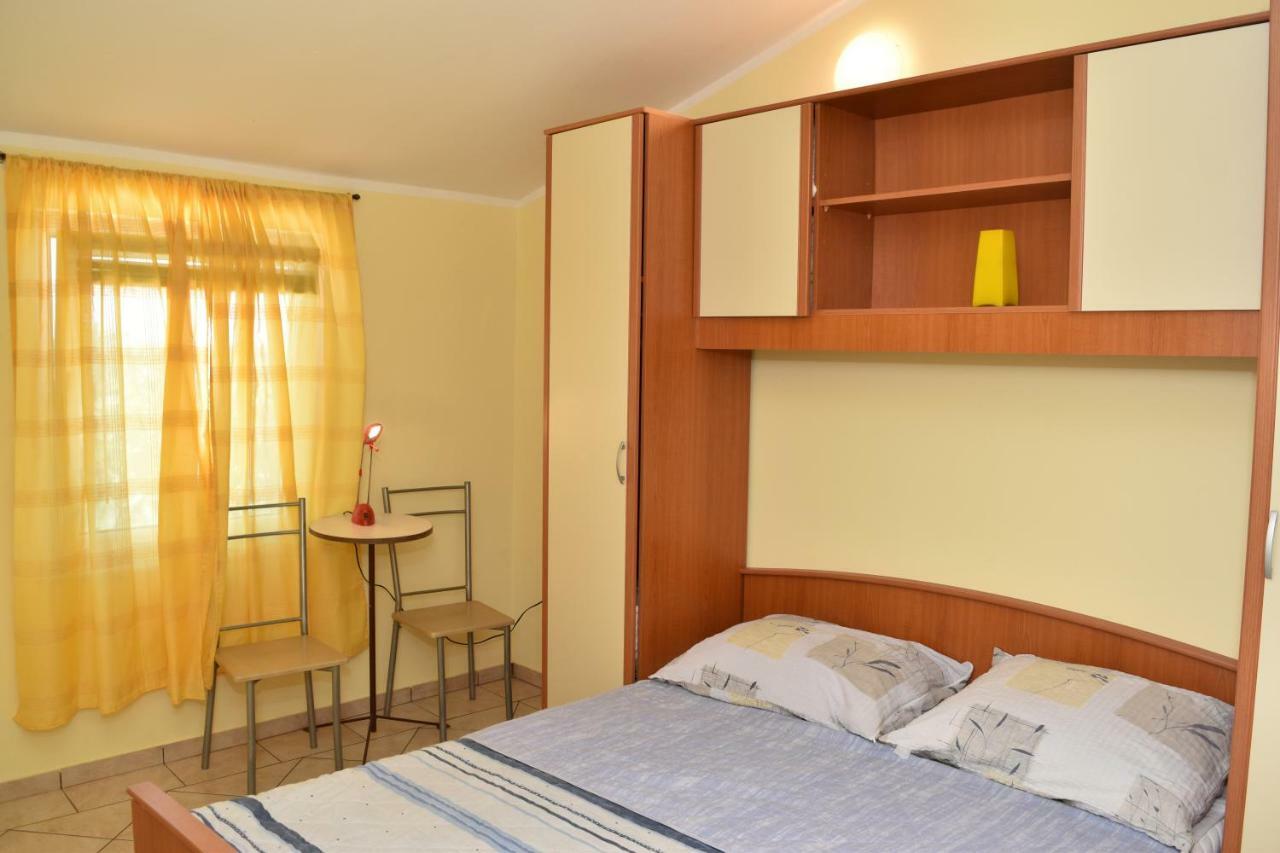 Apartmani Lun Vir Bagian luar foto