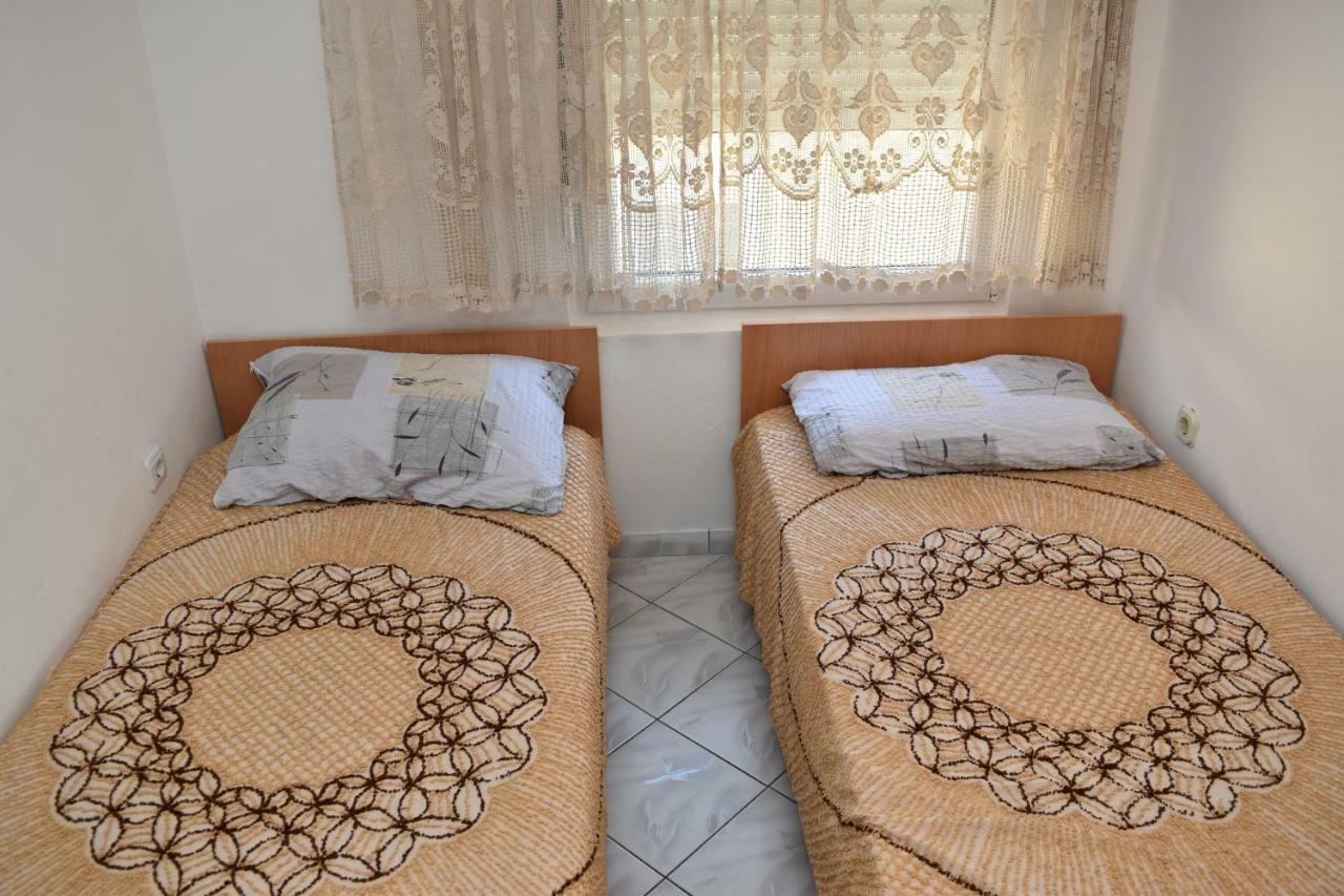 Apartmani Lun Vir Bagian luar foto