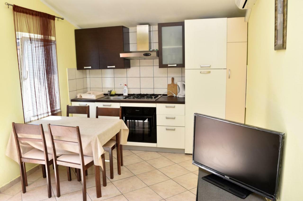 Apartmani Lun Vir Bagian luar foto